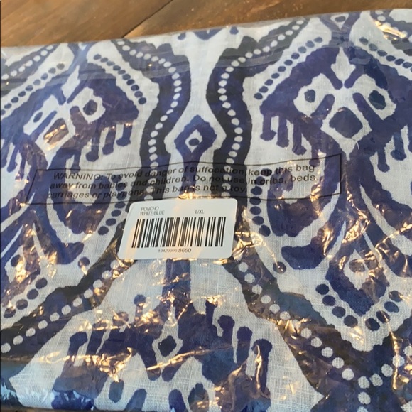 NWT! Chico’s Ikat Linen Poncho. Blue/white print - Picture 9 of 10